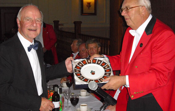 President of Davyhulme Park receives Centenary Plate from EGU President